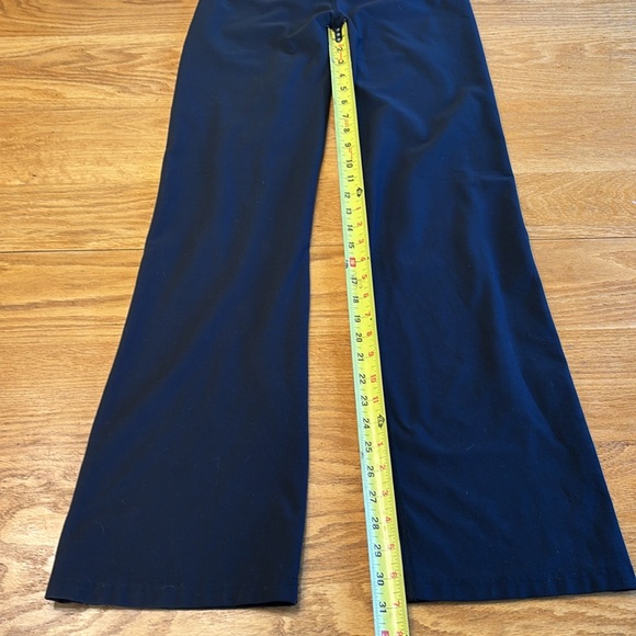 Nike Women’s Yoga Pants - Picture 7 of 8